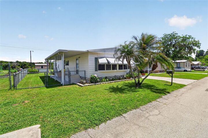 Property Photo:  3586 Lazy Lake Drive N  FL 33801 