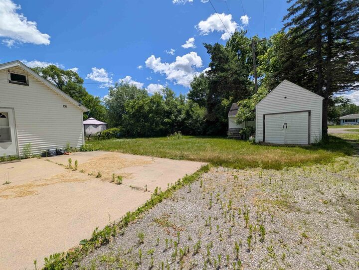 Property Photo:  2286 California Avenue  MI 48601 