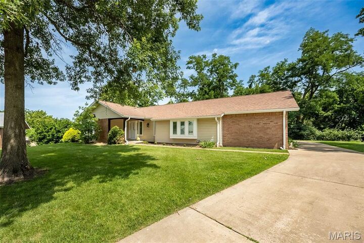 Property Photo:  505 Hillbrook Drive  MO 63011 