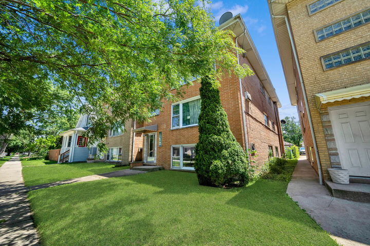 Property Photo: 1917 High Street IL 60406