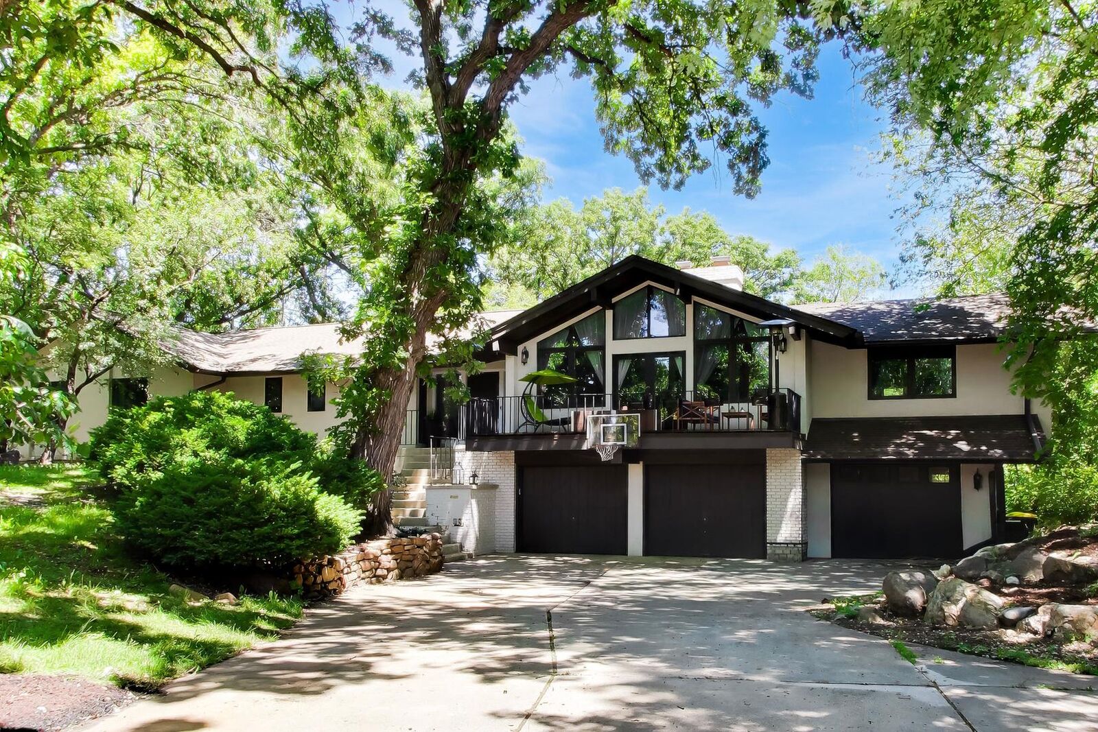 Property Photo:  35 Windsor Drive  IL 60523 