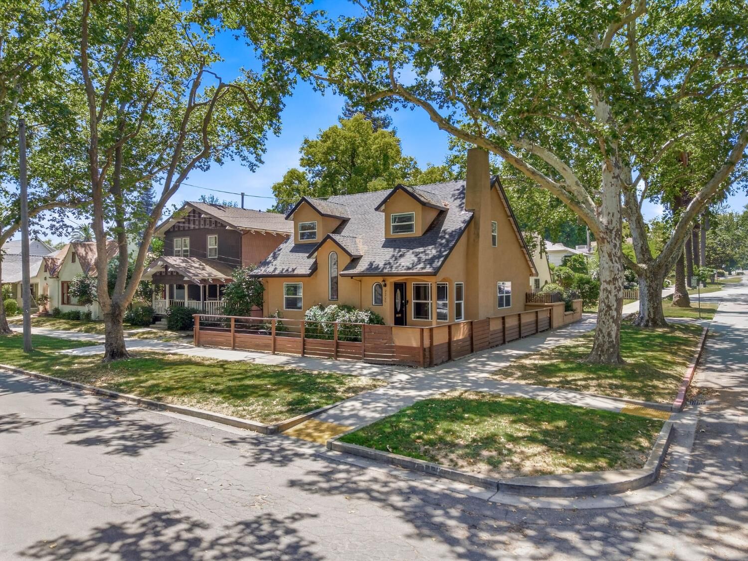 Property Photo:  2200 23rd Street  CA 95818 