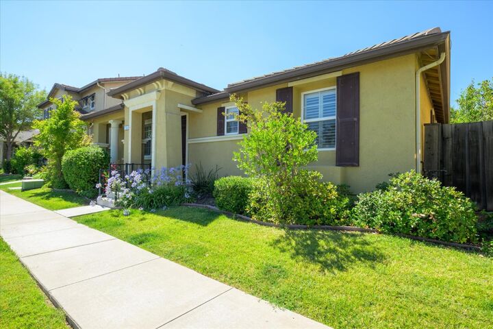 Property Photo:  2704 Farmers Central Road  CA 95776 