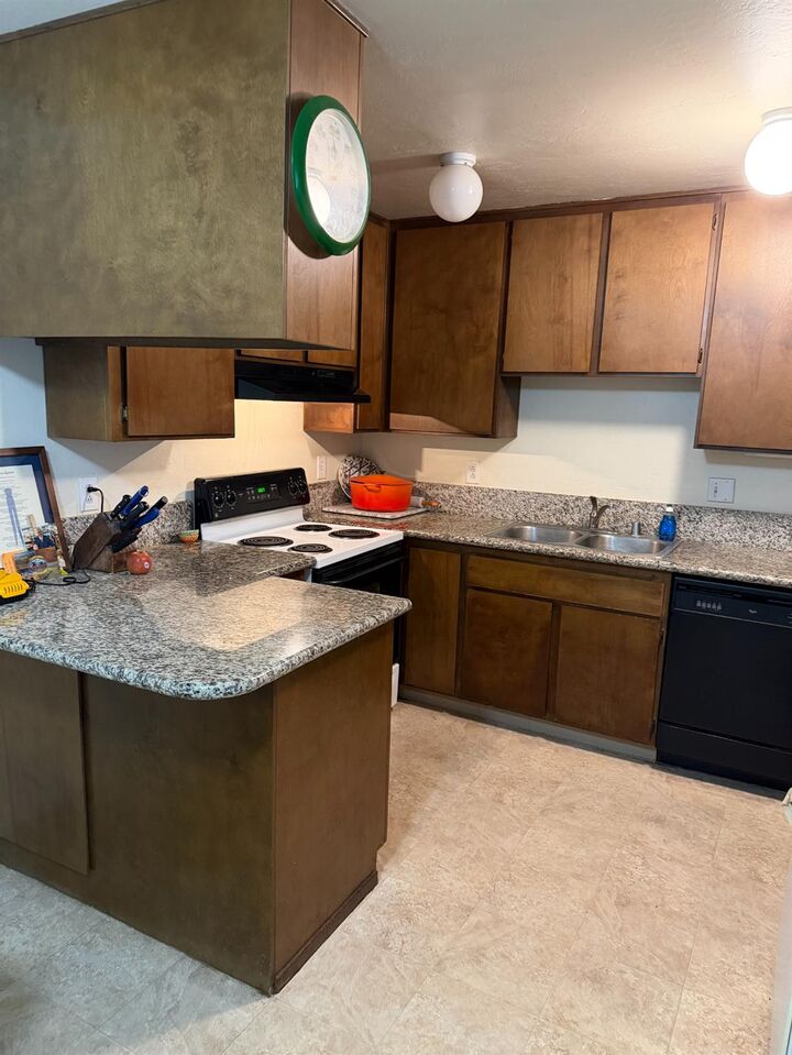 Property Photo:  1156 Darnel Way  CA 95822 