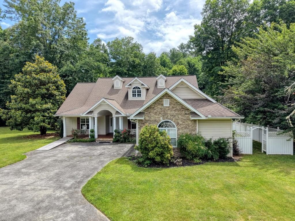 Property Photo:  2187 Big Pine Drive  GA 30546 