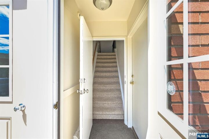 Property Photo:  46 Knox Terrace 2A  NJ 07470 
