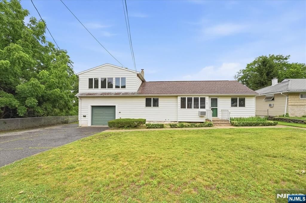Property Photo:  5 Lexington Avenue  NJ 07057 