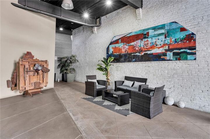 Property Photo:  402 Julia Street 302  LA 70130 