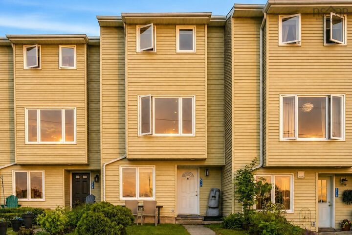 517 Harbour View Crescent — photo 1
