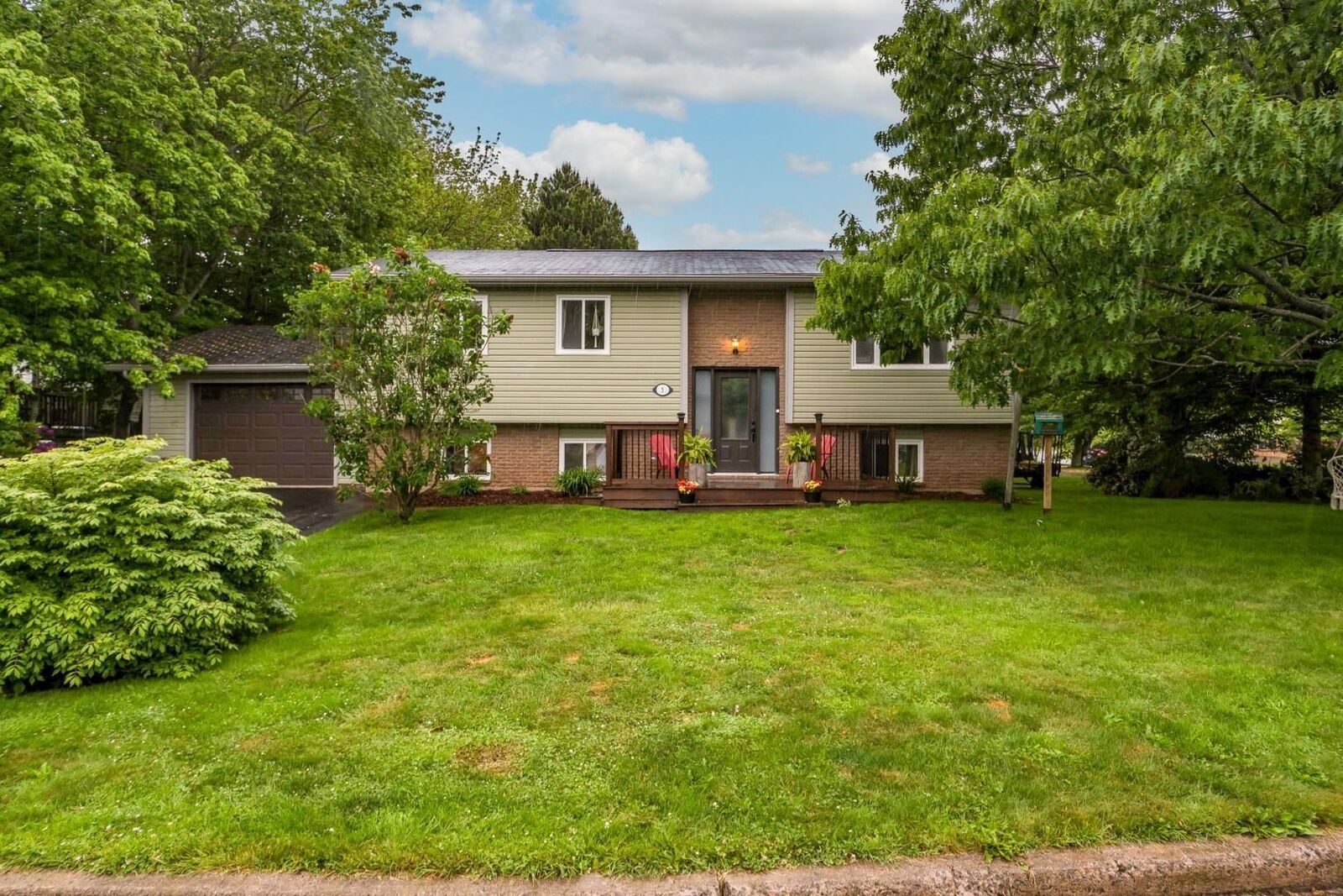 Property Photo:  5 Joan Eleanor Drive  NS B2W 5Z9 