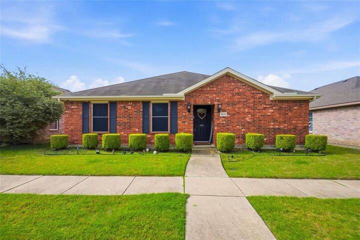 Property Photo:  1936 Rosa Parks Boulevard  TX 75146 