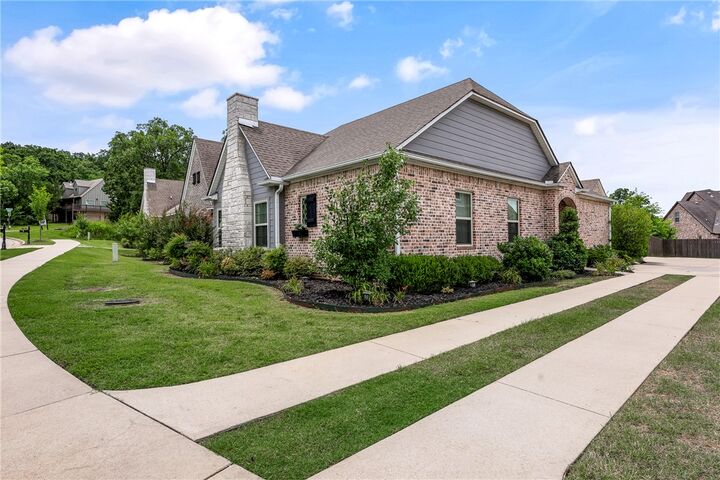 Property Photo:  389 N Mountain Ranch Boulevard  AR 72704 