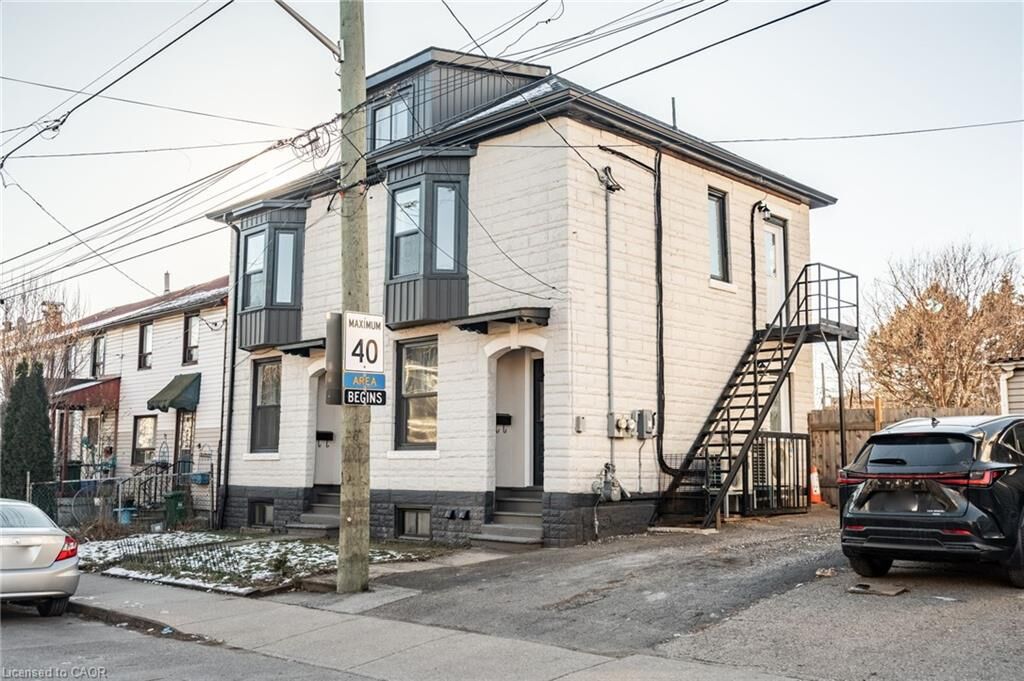Property Photo:  70 Robert Street  ON L8L 2P3 