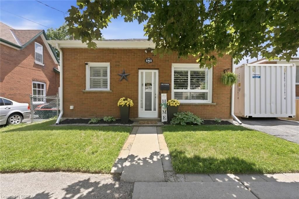 Property Photo:  141 East Avenue  ON N3S 3M3 