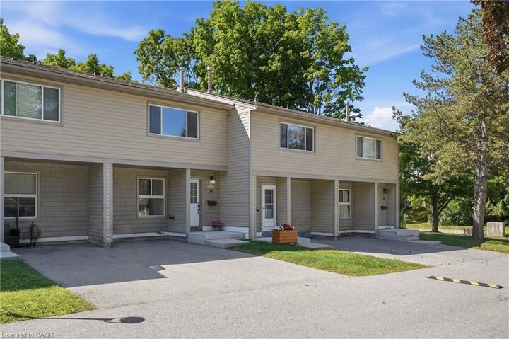 Property Photo:  15 Green Valley Drive 34  ON N2P 1K7 