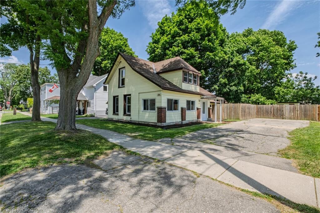 Property Photo:  241 Talbot Street S  ON N3Y 3A1 