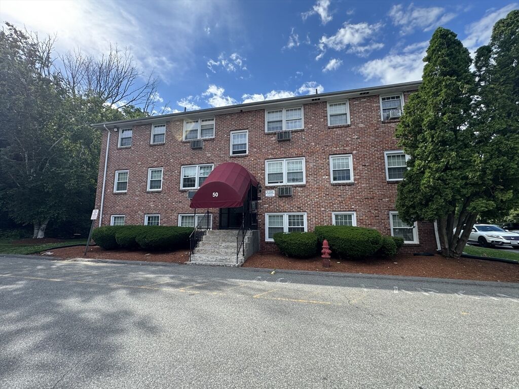Property Photo:  50 Danbury Dr 19  MA 01844 