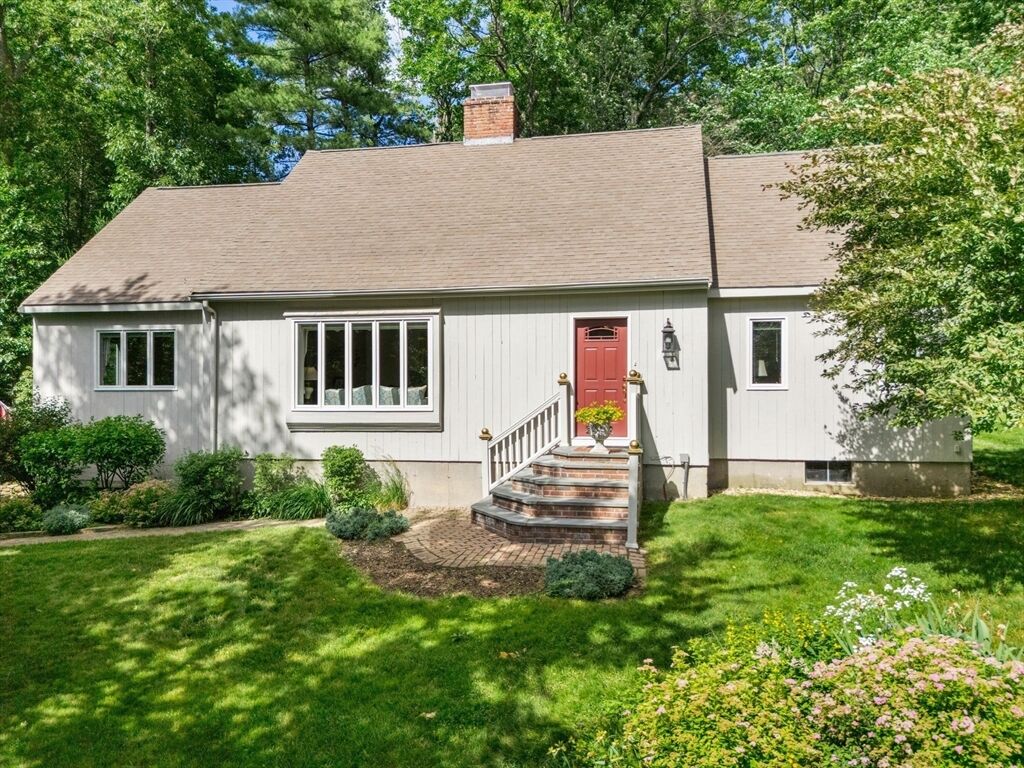 Property Photo:  25 Greenwood East Lane  MA 01845 