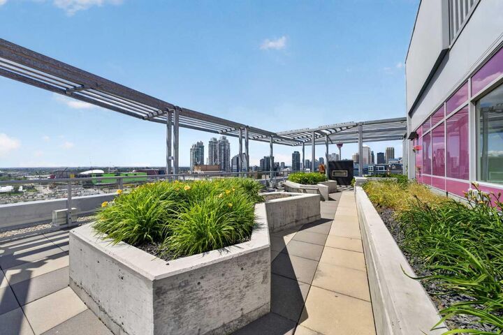 Property Photo:  624 8 Avenue SE 305  AB T2G 1S7 