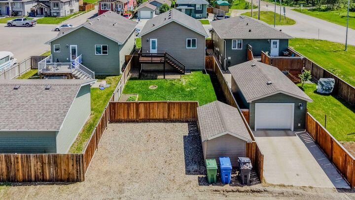 Property Photo:  1988 Parkside Way  AB T1M 0B9 