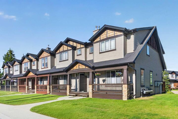 Property Photo: 22 Panatella Park NW AB T3K 6K4