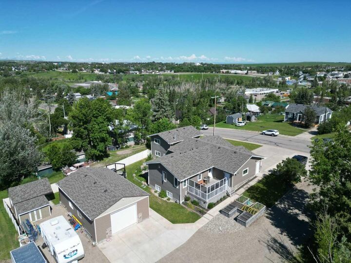 Property Photo: 48 7th Avenue E AB T0K 0K0