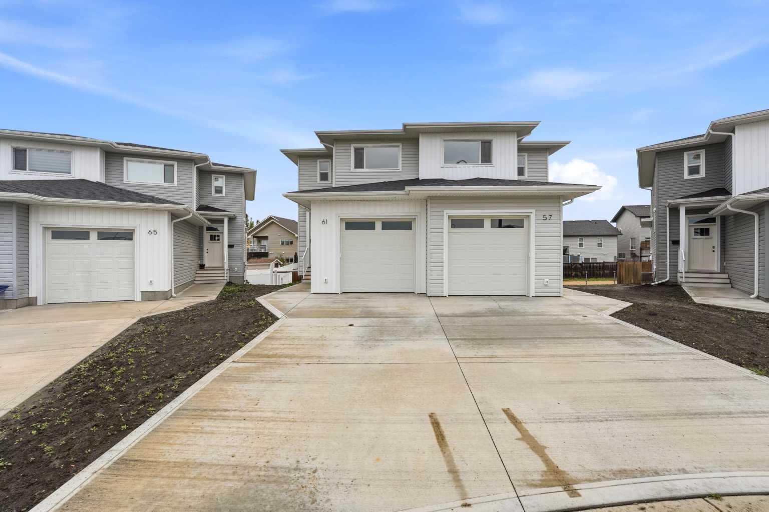 Property Photo: 81 Pinnacle Close AB T4M 0M3