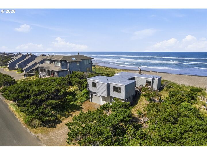 Property Photo:  319 Salishan Dr  OR 97388 