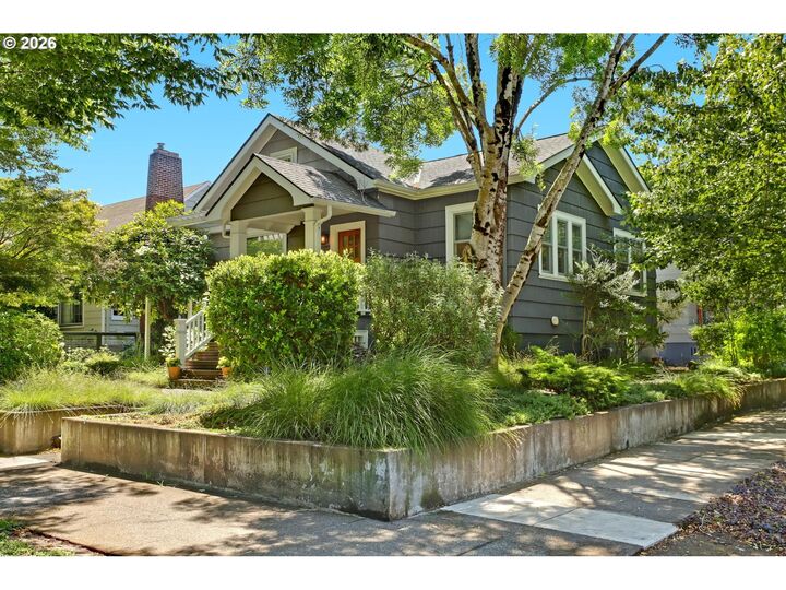 Property Photo:  1654 N Willamette Blvd  OR 97217 