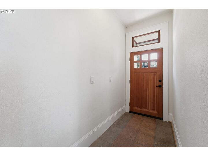 Property Photo:  73 NE Hancock St  OR 97212 
