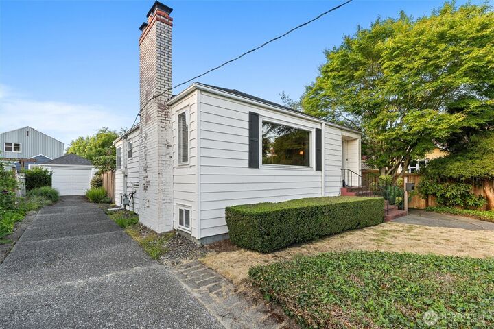 Property Photo:  310 NW 75th Street  WA 98117 
