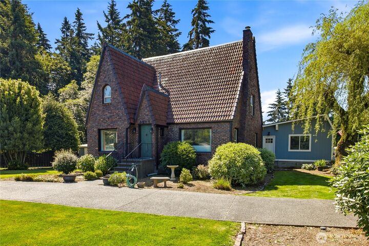 Property Photo:  2504  72nd Street E  WA 98404 