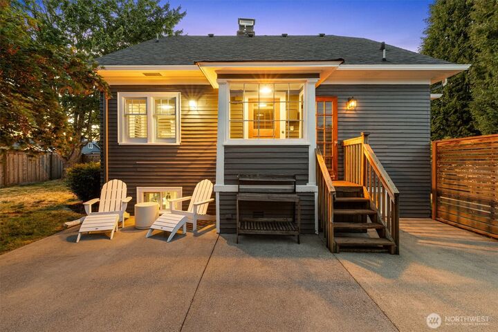 Property Photo:  1920  16th Street  WA 98201 