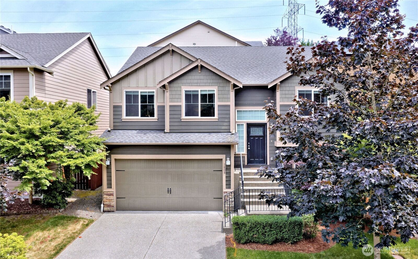Property Photo:  1808  Pierce Avenue NE  WA 98056 