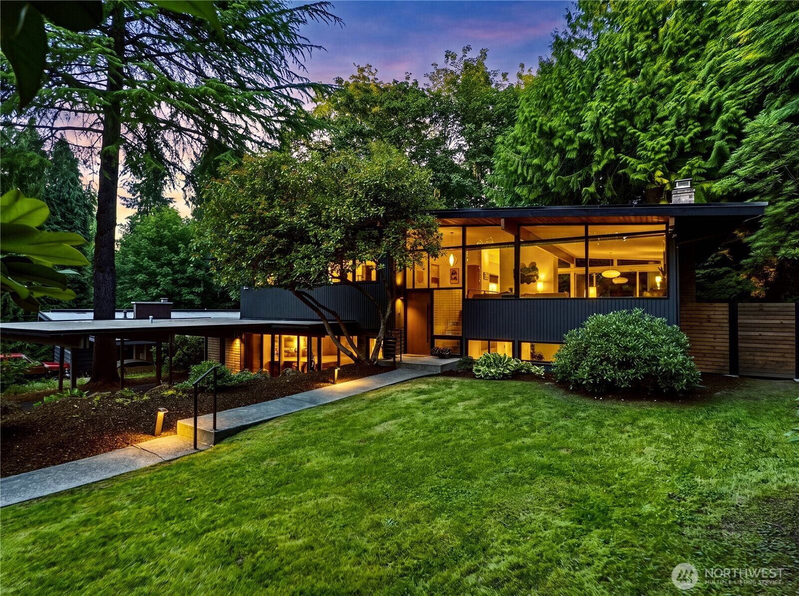 Property Photo: 17128 2nd Avenue SW WA 98166