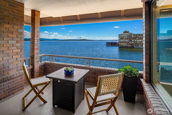 Property Photo:  2330  43rd Avenue E 402B  WA 98112 