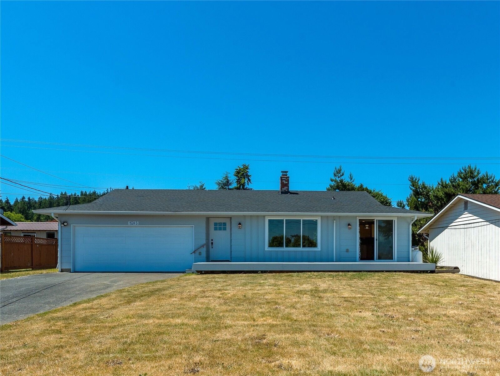 Property Photo:  1524  Country Club Drive  WA 98282 