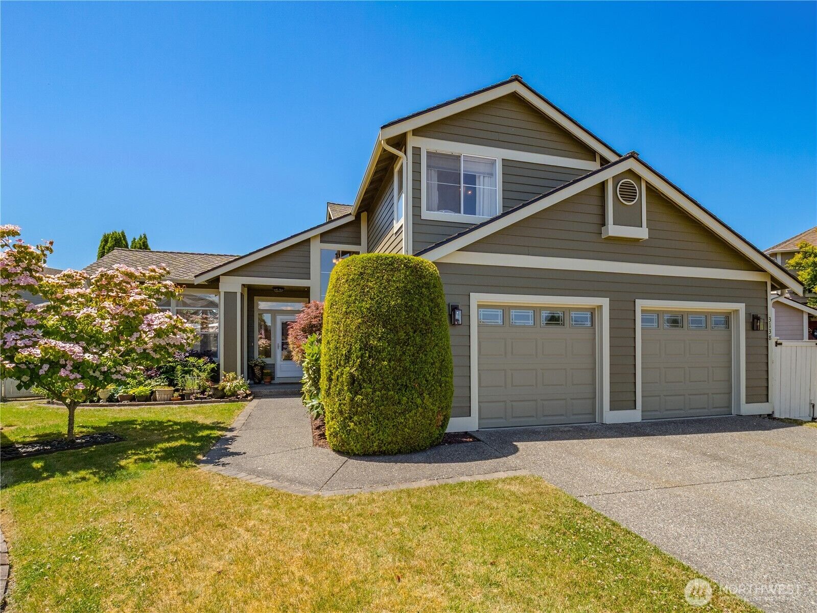 Property Photo:  3138  Hunter Court  WA 98022 