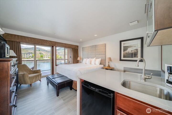 Property Photo:  322 W Woodin Avenue 721  WA 98816 