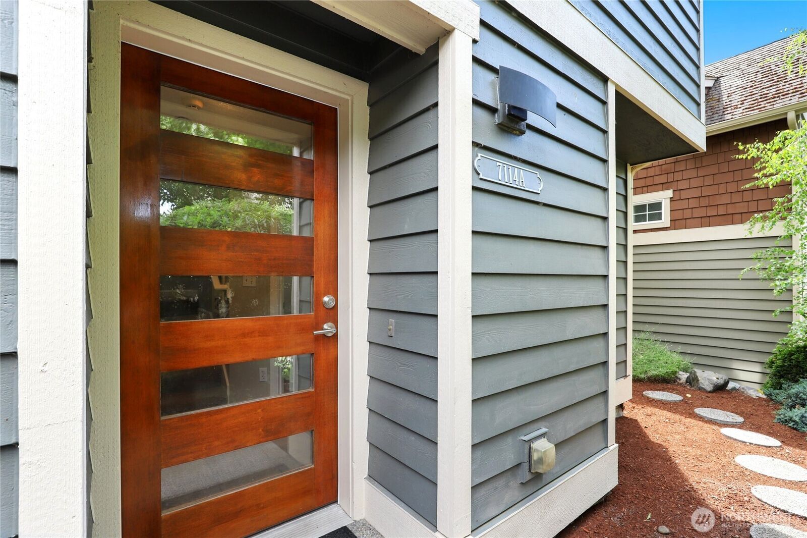 Property Photo: 7114 California Avenue SW A WA 98136