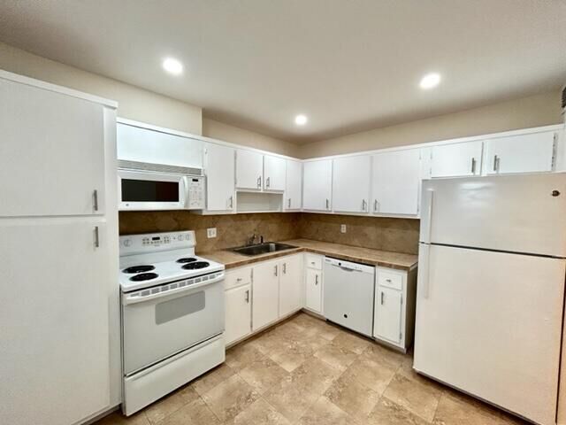 Property Photo: 6061 N Falls Cir Drive 402 FL 33319