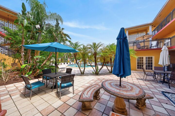 Property Photo:  744 NE 14th Avenue  FL 33304 