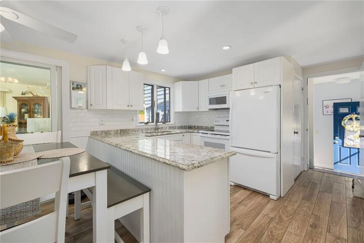 Property Photo:  500 Third Beach Road  RI 02842 