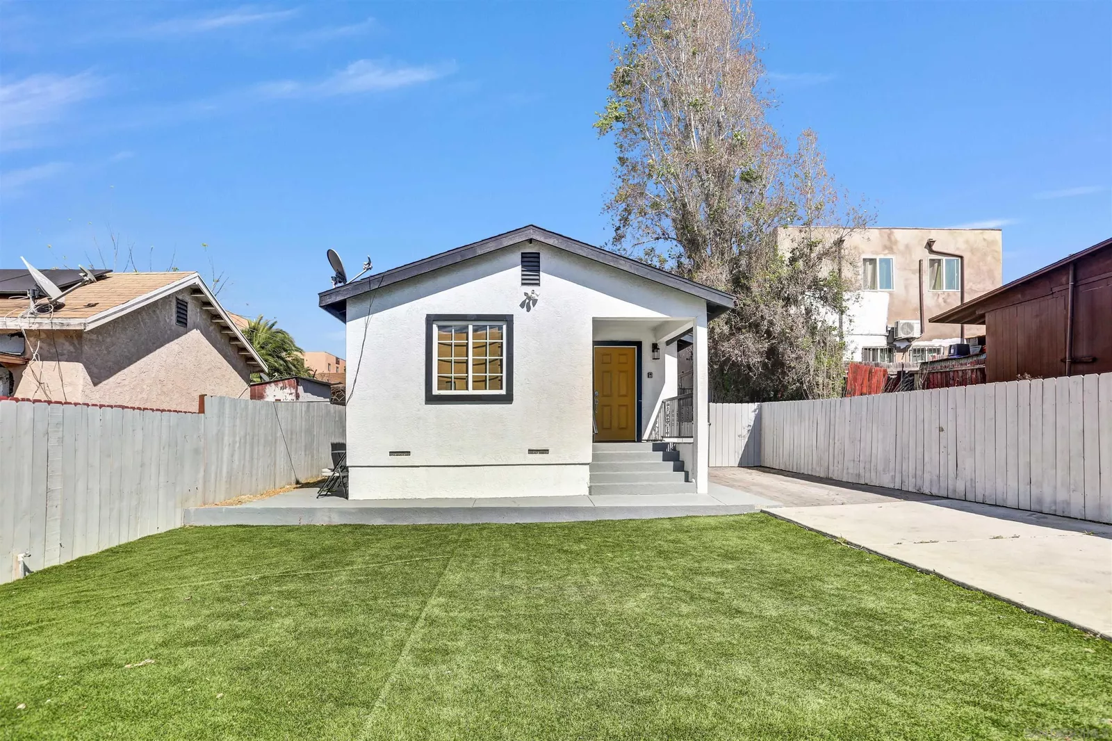 Property Photo:  515-517 63rd Street  CA 92114 