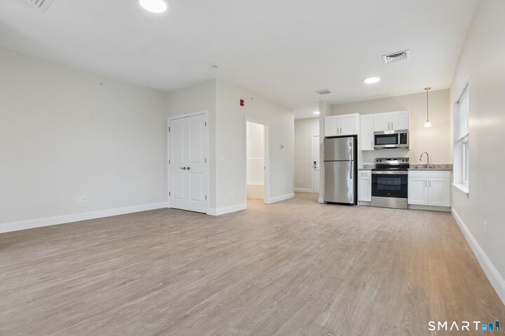 Property Photo:  55 Steele Boulevard 305  CT 06037 