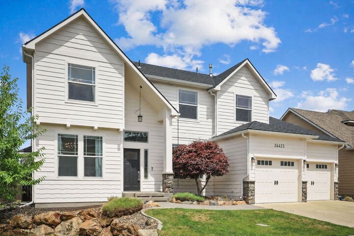 Property Photo: 24423 E Maxwell Ln WA 99019