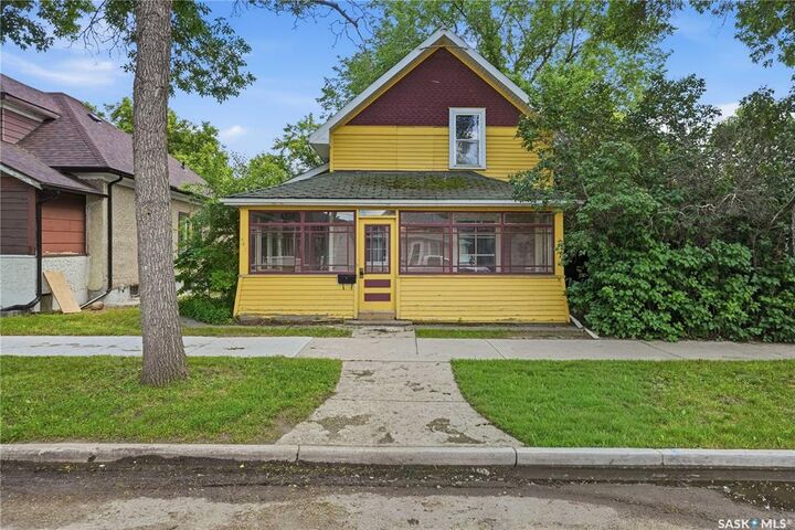 Property Photo:  447 Duffield Street W  SK S6H 5H7 