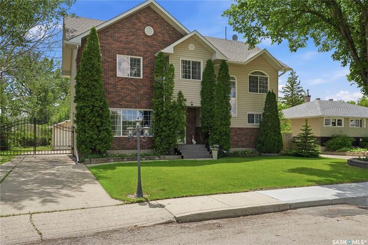 Property Photo:  87 Yarnton Crescent  SK S4R 4A4 