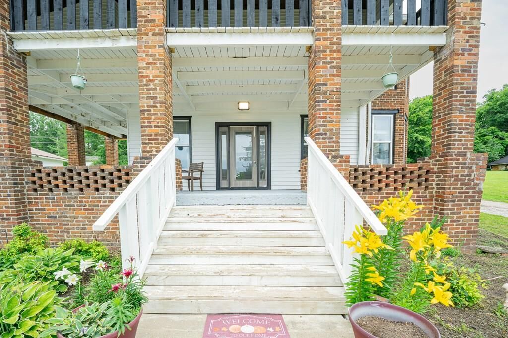 Property Photo: 208 Fairview Ave. OH 45651