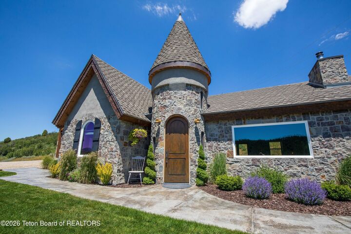 Property Photo: 1901 Narrows Willow Creek Rd WY 83112